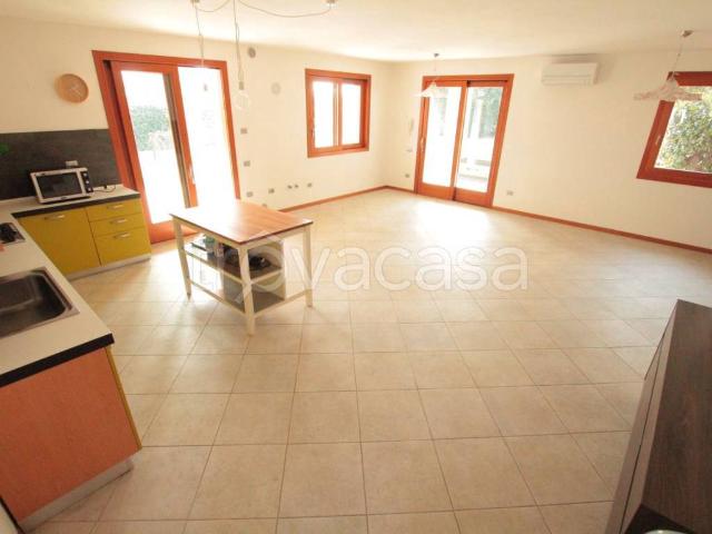 Villa in affitto a Bolzano Vicentino, giardino privato, box, terrazzo TrovaCasa