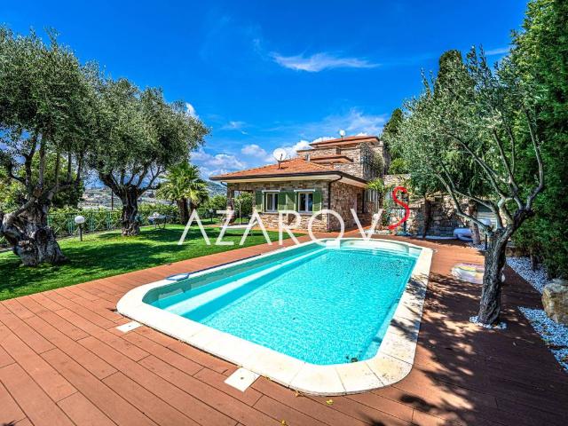 Villa in affitto a Bordighera via Generale Vincenzo Rossi, arredato, giardino privato, posto auto TrovaCasa