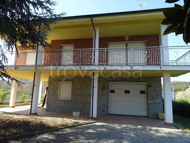 Villa in affitto a Baldissero d'Alba località Aprato, giardino privato, box, parzialmente arredato TrovaCasa