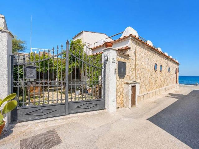 Villa in affitto a Bari BA