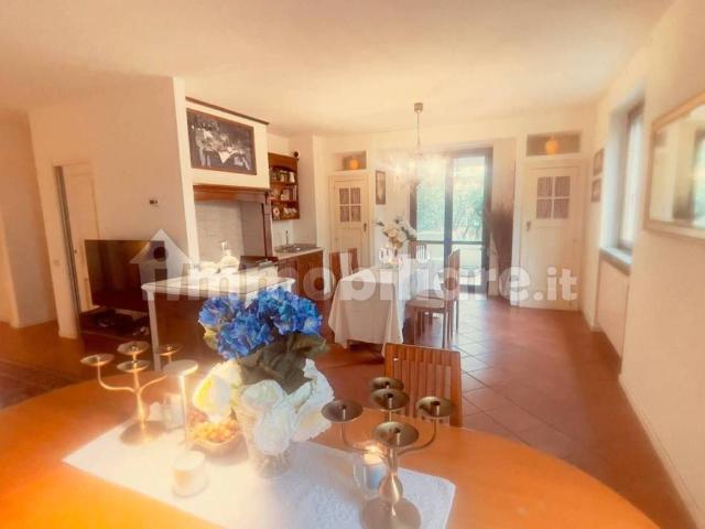Villa in affitto a Basiglio via Dante Alighieri, giardino privato, terrazzo, parzialmente arredato TrovaCasa