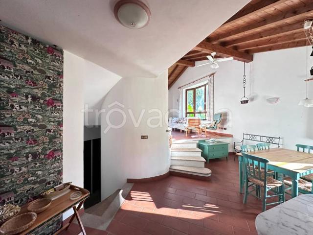 Villa in affitto a Besozzo via Massino, 25, arredato, giardino privato, caminetto TrovaCasa