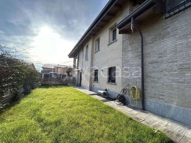 Villa in affitto a Bubbiano via Mario Giuliani, arredato, giardino privato, posto auto TrovaCasa
