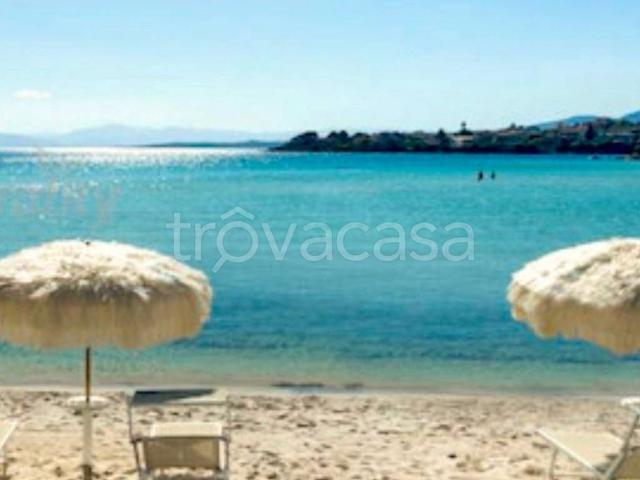 Villa in affitto a Golfo Aranci via Giacomo Leopardi, arredato, giardino privato, lavatrice TrovaCasa
