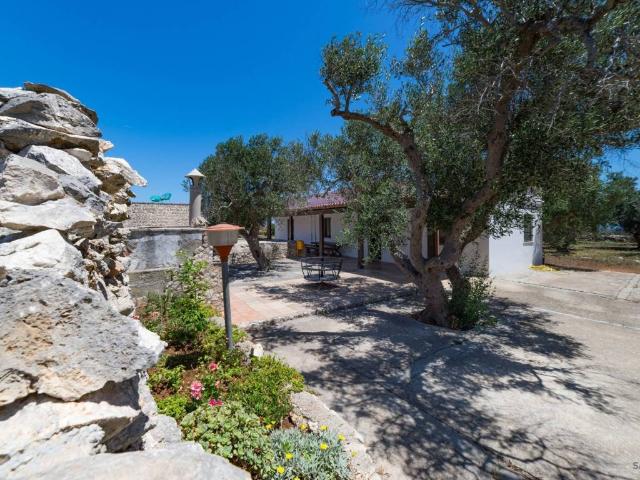 Villa in affitto a Gagliano del Capo strada Vicinale Foresta Forte, arredato, giardino privato, posto auto TrovaCasa