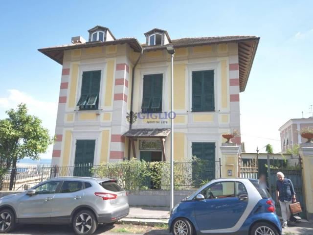 Villa in affitto a Genova viale Giorgio Modugno, arredato, giardino privato, box TrovaCasa