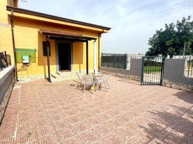 Villa in affitto a Giugliano in Campania NA