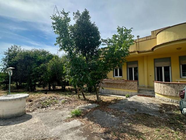 Villa in affitto a Giugliano in Campania NA