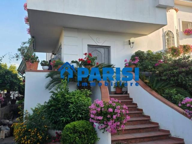 Villa in affitto a Giugliano in Campania, giardino privato, posto auto, terrazzo TrovaCasa