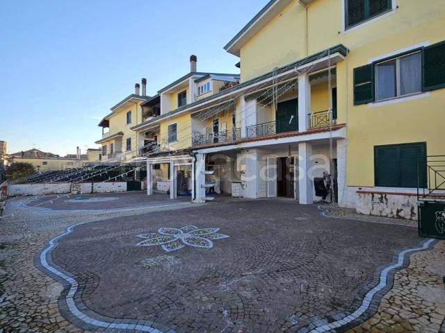 Villa in affitto a Giugliano in Campania via Antica Giardini, box, terrazzo, balcone TrovaCasa