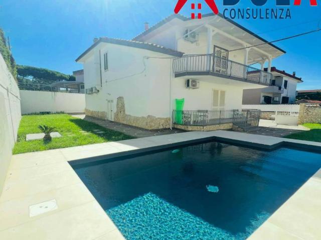 Villa in affitto a Giugliano in Campania via Lago Patria, non arredato/vuoto, giardino privato, posto auto TrovaCasa