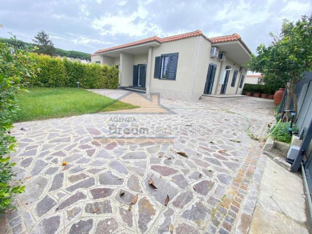 Villa in affitto a Giugliano in Campania via San Nullo, giardino privato, nuova costruzione, riscaldamento autonomo TrovaCasa