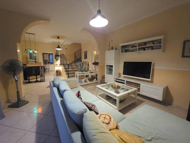 Villa in Affitto a Giugliano in Campania
