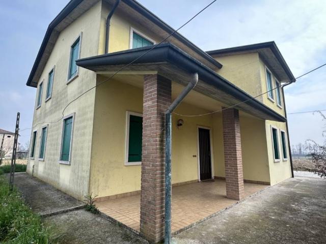 Villa in affitto a Grisignano di Zocco via Roma, arredato, giardino privato, box TrovaCasa