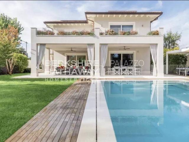 Villa in affitto a Forte dei Marmi, arredato, giardino privato, posto auto coperto TrovaCasa