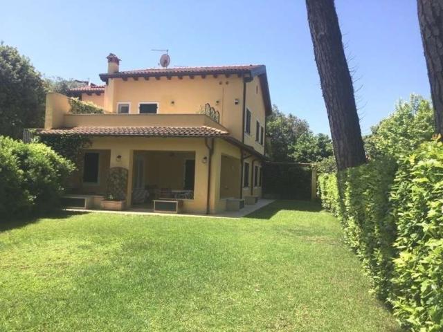 Villa in affitto a Forte dei Marmi, arredato, terrazzo, aria condizionata TrovaCasa