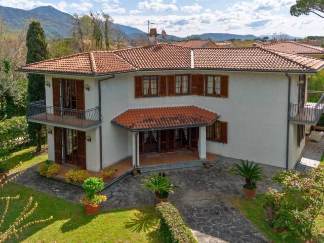Villa in affitto a Forte dei Marmi LU