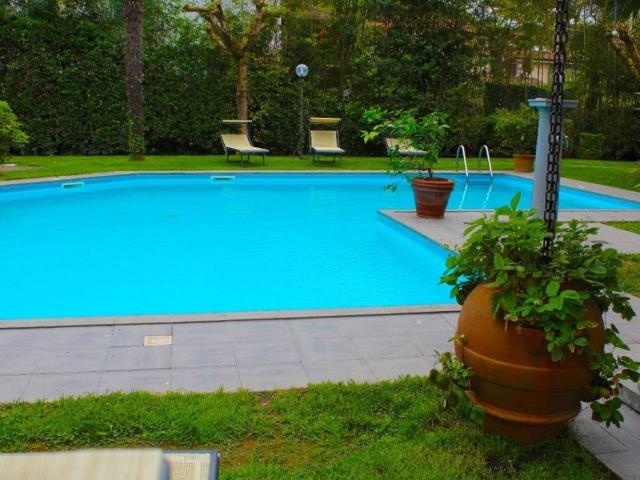 Villa in affitto a Forte dei Marmi LU