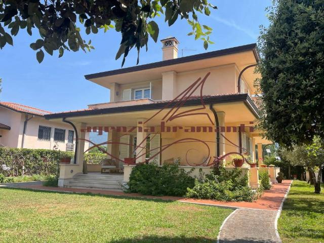 Villa in affitto a Forte dei Marmi LU