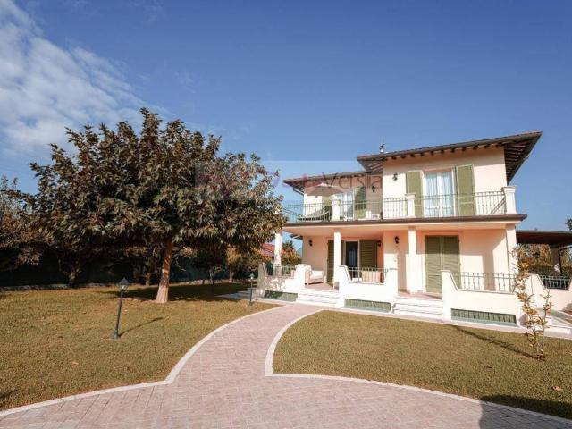 Villa in affitto a Forte dei Marmi LU