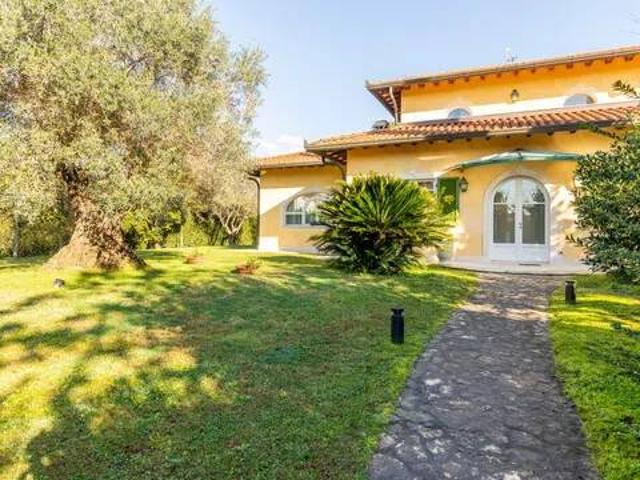 Villa in affitto a Forte dei Marmi LU