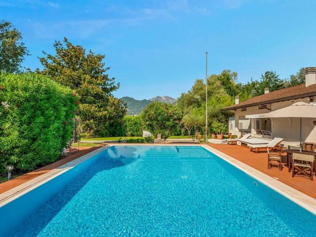 Villa in affitto a Forte dei Marmi LU