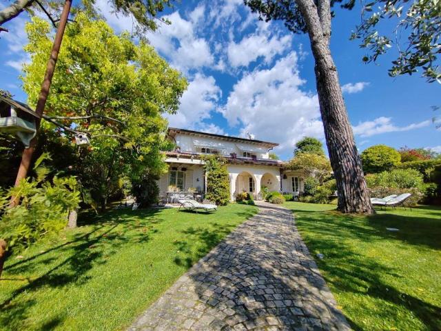 Villa in affitto a Forte dei Marmi LU