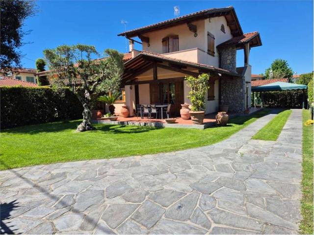 Villa in affitto a Forte dei Marmi LU