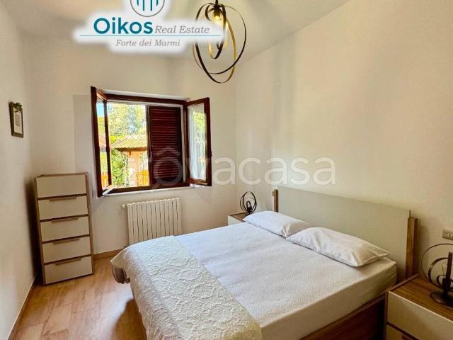 Villa in affitto a Forte dei Marmi via Trento, 45, arredato, giardino privato, posto auto TrovaCasa