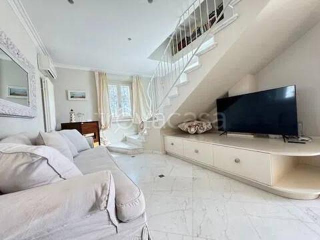 Villa in affitto a Forte dei Marmi via Vittorio Veneto, 31, posto auto, terrazzo, centrale TrovaCasa