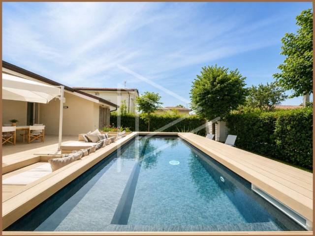 Villa in affitto a Forte dei Marmi via Agnelli, 35, arredato, giardino privato, terrazzo TrovaCasa