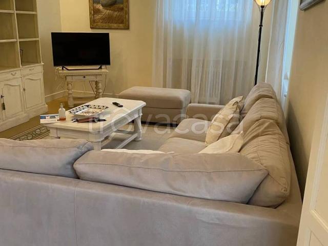 Villa in affitto a Forte dei Marmi via Cesare Battisti, 8, giardino, terrazzo, centrale TrovaCasa