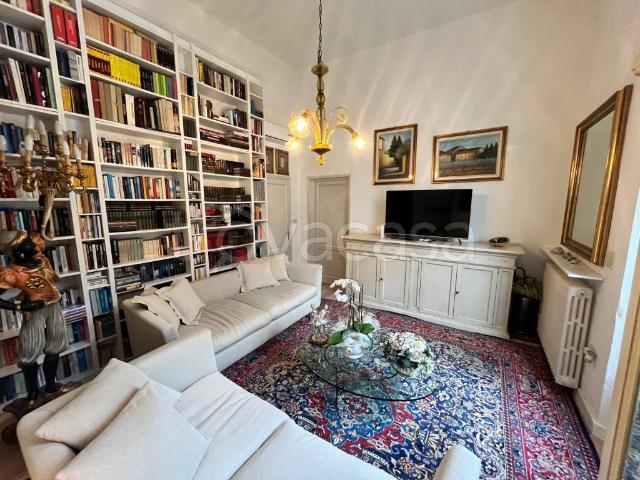 Villa in affitto a Forte dei Marmi via Cesare Battisti, arredato, giardino privato, aria condizionata TrovaCasa