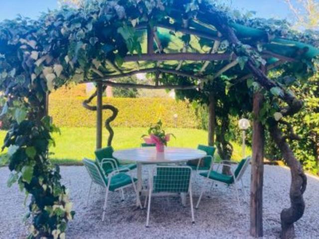 Villa in affitto a Forte dei Marmi via della Barbiera, 89, giardino privato, turistica, aria condizionata TrovaCasa