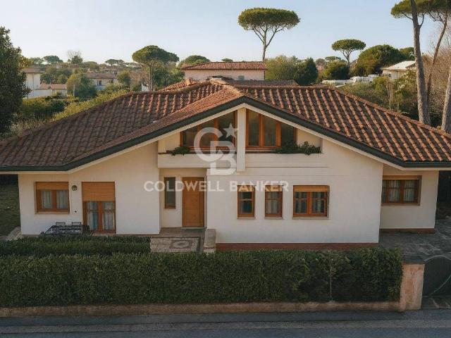 Villa in affitto a Forte dei Marmi via dell'acqua, giardino privato, posto auto, terrazzo TrovaCasa