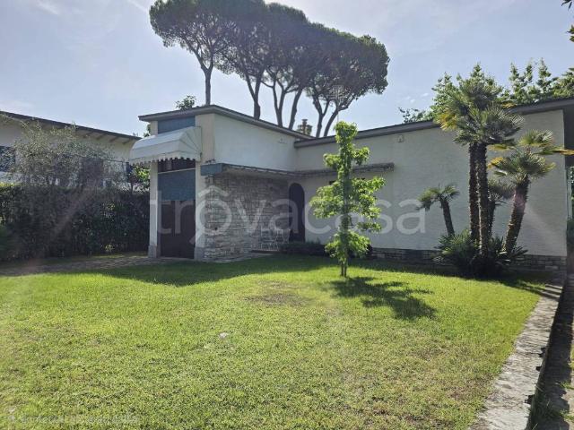 Villa in affitto a Forte dei Marmi via Donatello, arredato, giardino privato, posto auto TrovaCasa