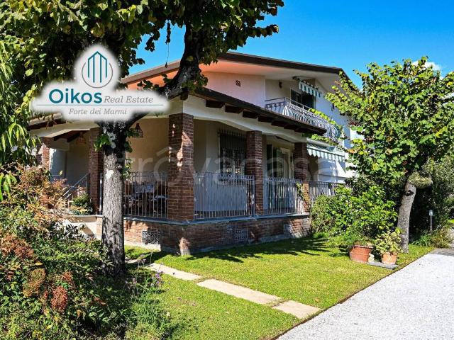 Villa in affitto a Forte dei Marmi via Francesco Carrara, 1, arredato, giardino privato, posto auto TrovaCasa