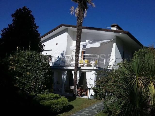Villa in affitto a Forte dei Marmi via l.Quartieri, 10, giardino, terrazzo, centrale TrovaCasa