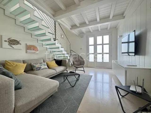 Villa in affitto a Forte dei Marmi viale Italico, 9, terrazzo, centrale, aria condizionata TrovaCasa