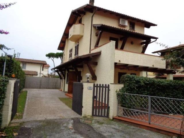 Villa in affitto a Forte Dei Marmi