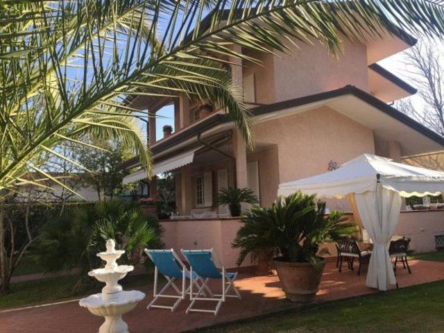 Villa in affitto a Forte Dei Marmi
