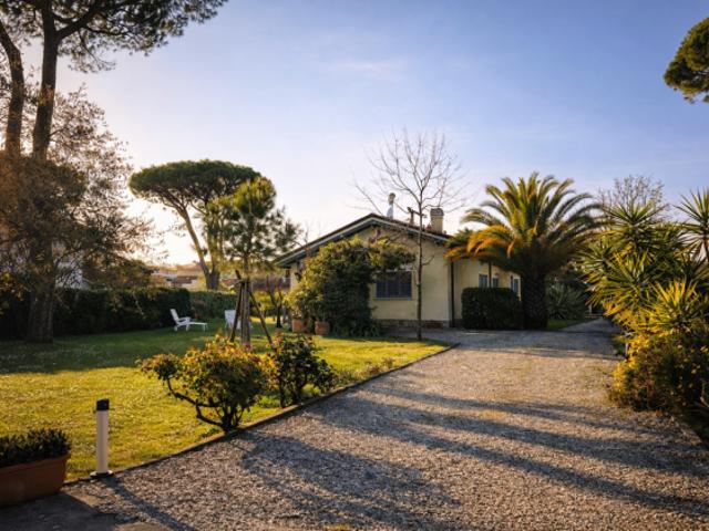 Villa in affitto a Forte dei Marmi 200 mq Rif: 1409009