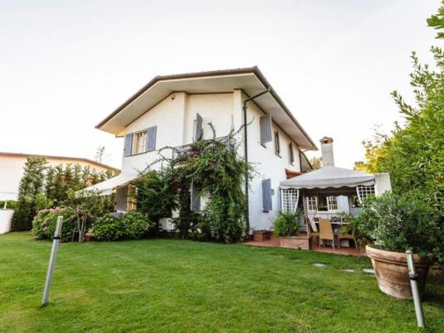 Villa in affitto a Forte Dei Marmi