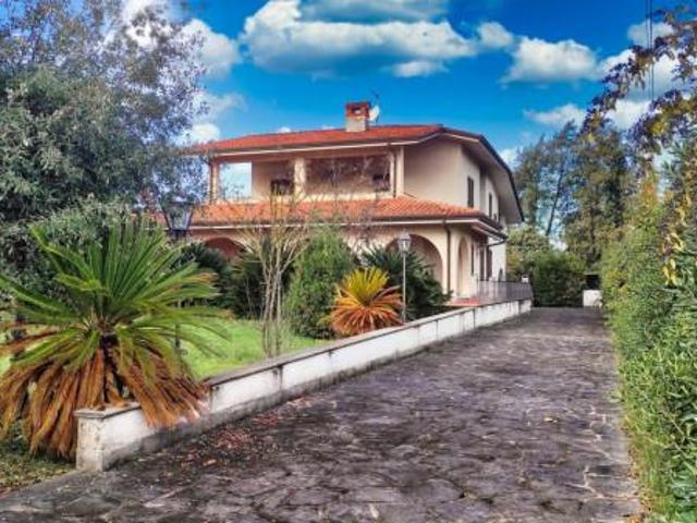 Villa in affitto a Forte Dei Marmi