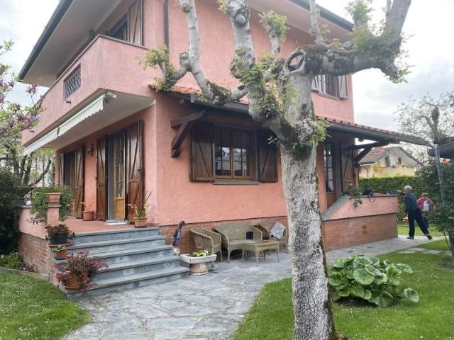Villa in affitto a Forte Dei Marmi