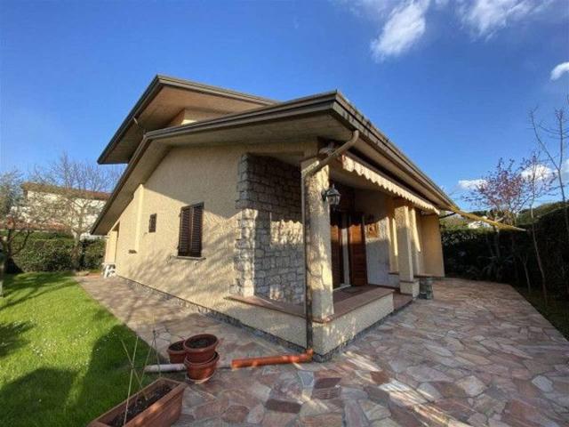 Villa in affitto a Forte Dei Marmi