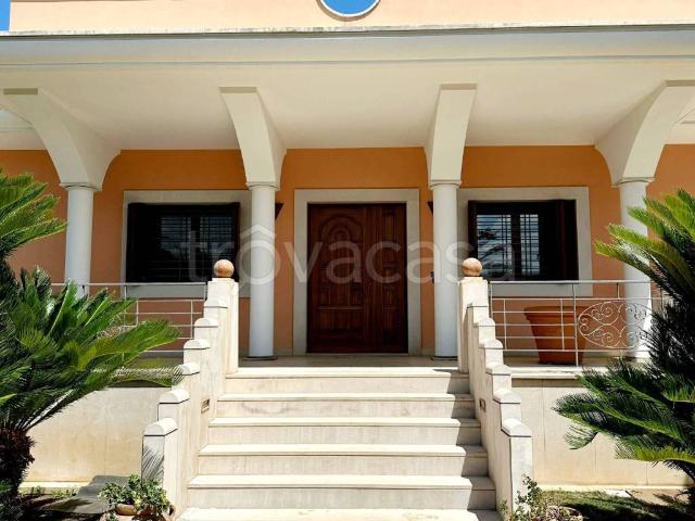 Villa in affitto a Fasano, piscina TrovaCasa