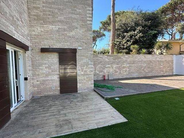 Villa in affitto a Fiumicino, arredato, giardino, terrazzo TrovaCasa