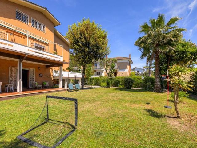 Villa in affitto a Fiumicino RM
