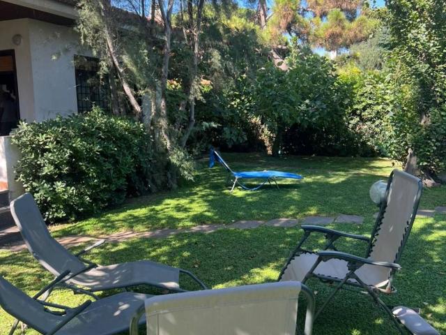 Villa in affitto a Fiumicino via Pegli, arredato, giardino privato, aria condizionata TrovaCasa